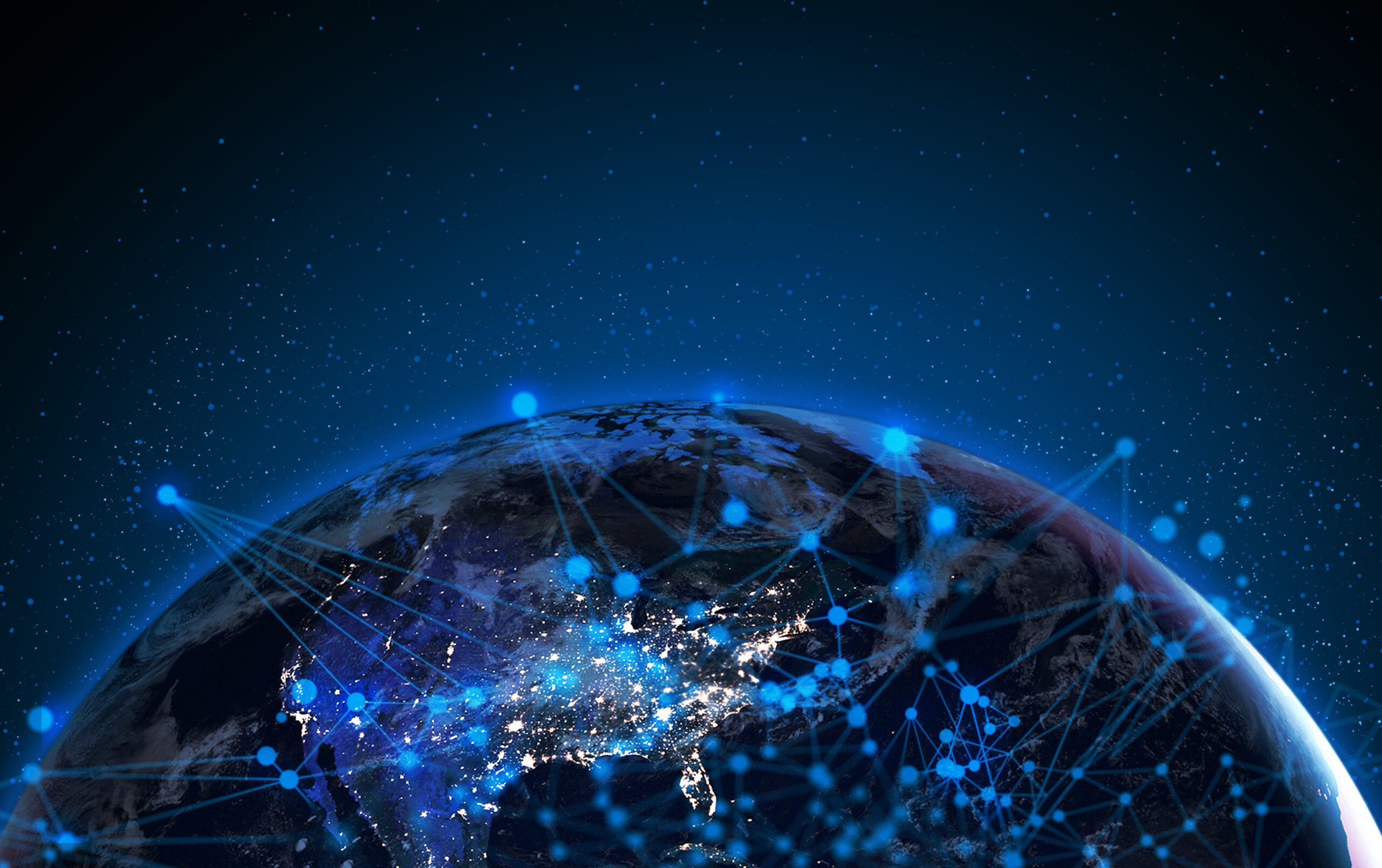 Vue aérienne et nocturne de la terre, et des satellites qui quadrillent la zone