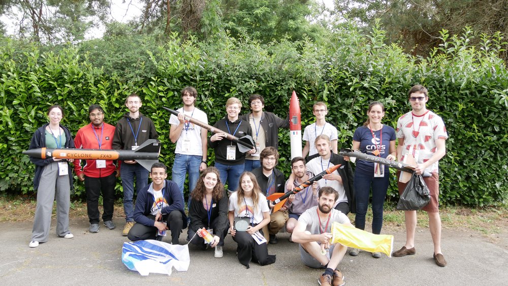 Les élèves de l'association étudiante AéroIPSA