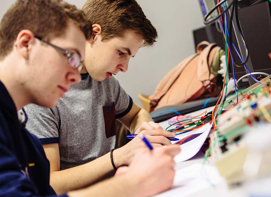 « Un enseignant-chercheur n’est qu’un éternel étudiant exigeant ! »