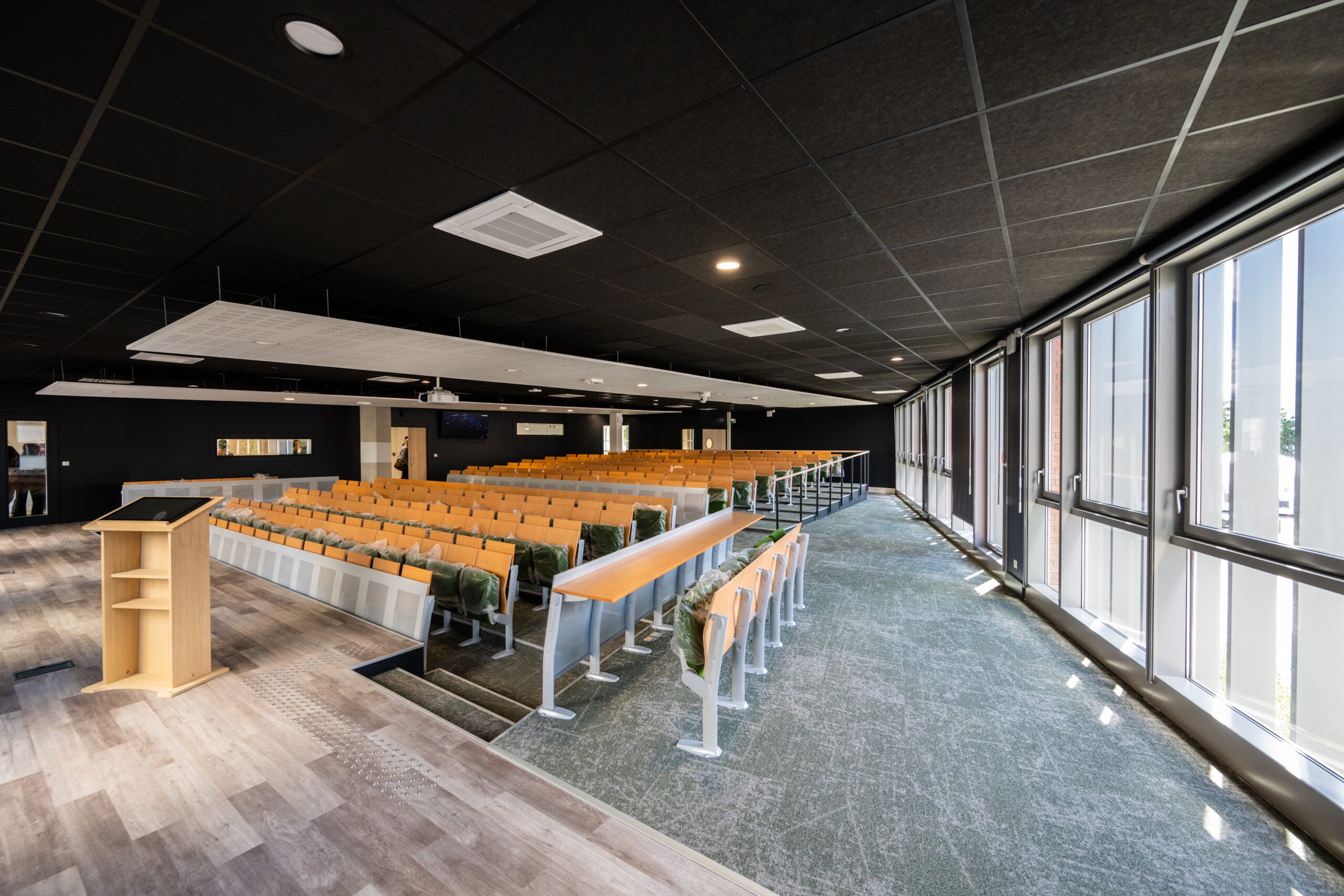 vue de l'amphithéâtre de l'IPSA école ingénieur Toulouse