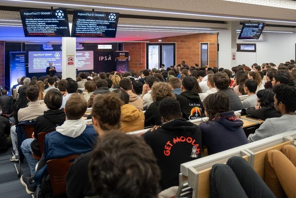 vue de l'amphithéâtre de l'IPSA école aéronautique Paris-Ivry sur Seine