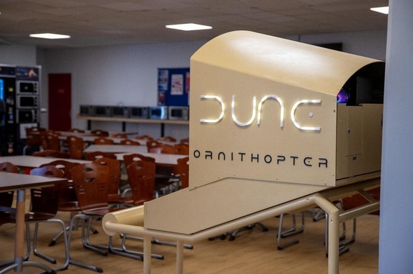 vue d'un simulateur de vol dans la cafétéria de l'IPSA