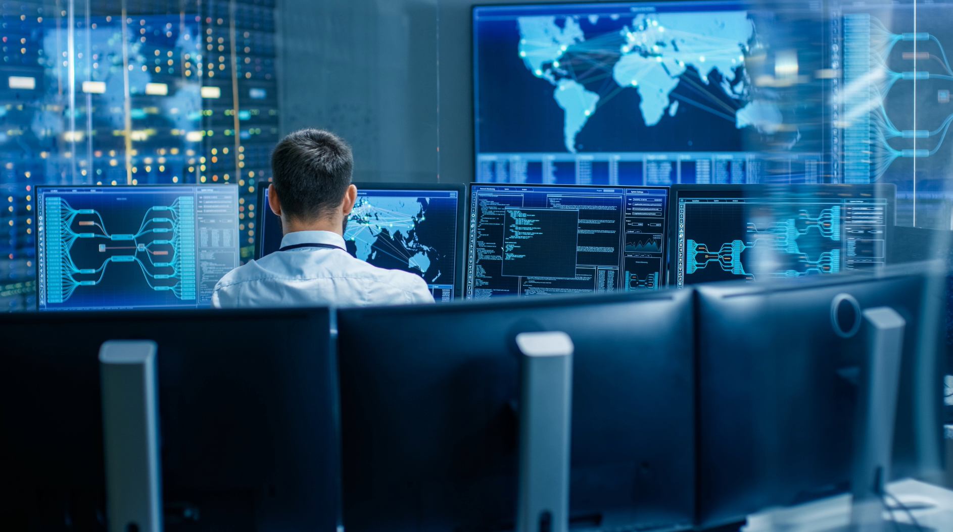 image d'un poste de contrôle de systèmes spatiaux